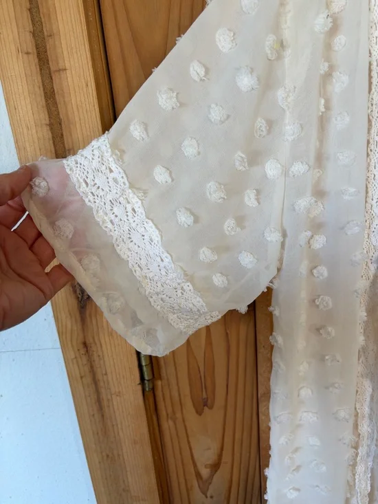 🌻5 for $30🌻 Maurices Cream Swiss Dot Sheer Kimono Cover-Up - Picture 4 of 13